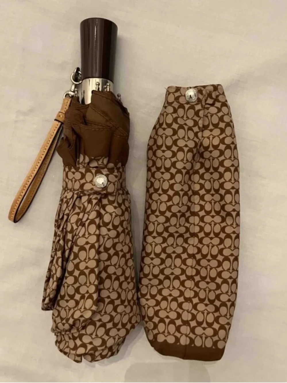 Coach Signature Logo Umbrella Auto Open Compact Sleeve Wrist Strap Designer Rain - Picture 12 of 15